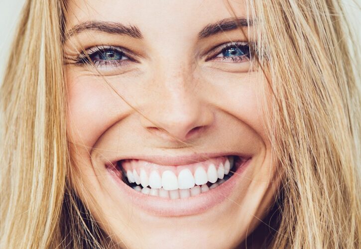 Metamorfoza uśmiechu. Na czym polega kompleksowe leczenie stomatologiczne?